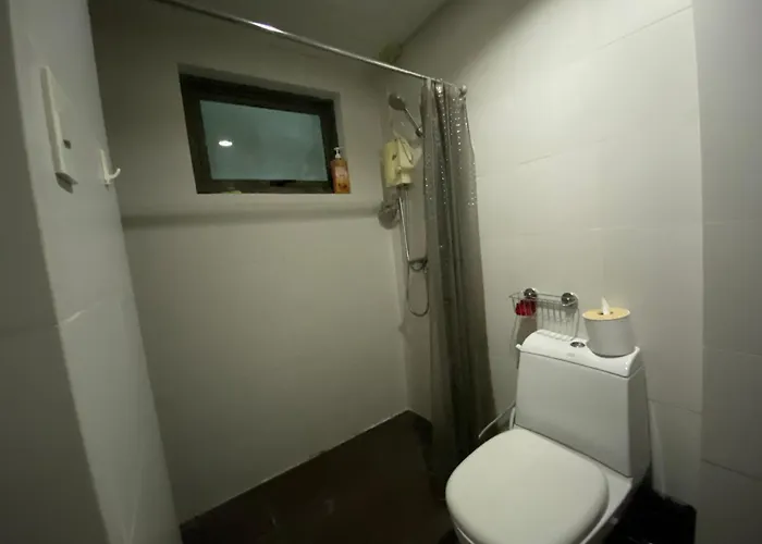 Apartment Lowest Priced Modern At Kl Tower, Makati Cbd Walking Distance To Ayala Avenue And Malls *
