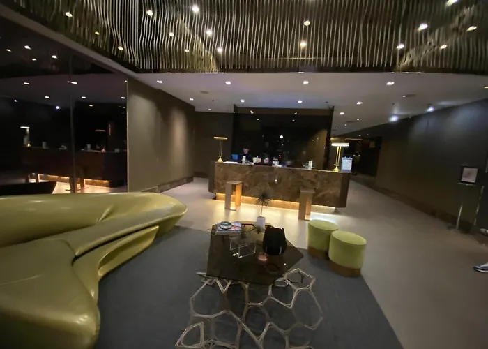 Apartment Lowest Priced Modern At Kl Tower, Makati Cbd Walking Distance To Ayala Avenue And Malls Manila