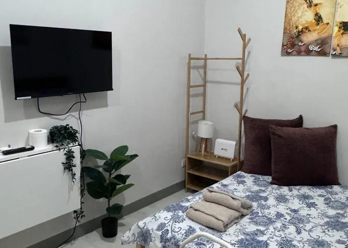 Lowest Priced Modern At Kl Tower, Makati Cbd Walking Distance To Ayala Avenue And Malls * Manila